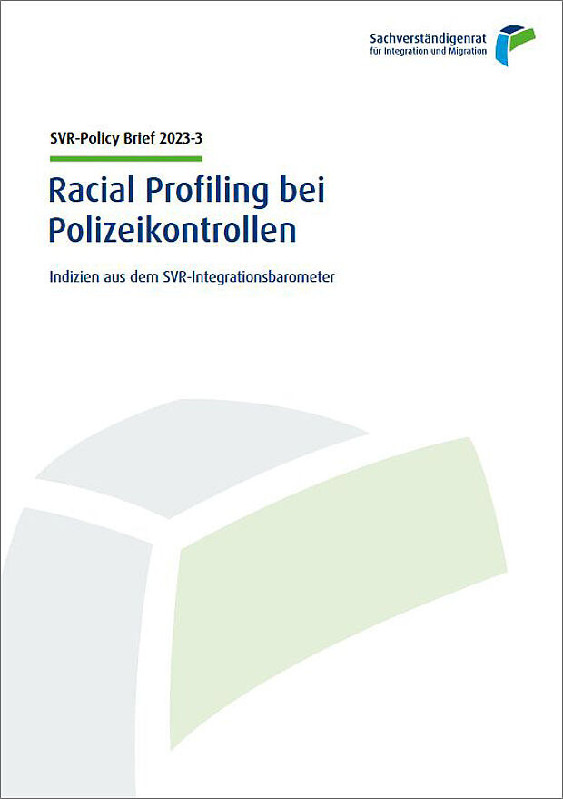 Titelseite des Policy Briefs: Racial Profiling bei Polizeikontrollen